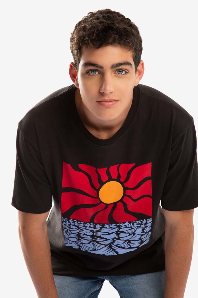 CAMISETA NEGRA SUNRISE