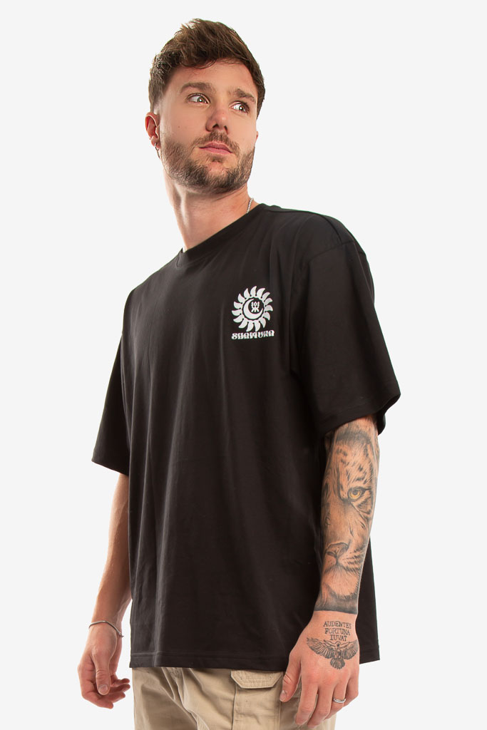 CAMISETA NEGRA RISE WITH THE SUN