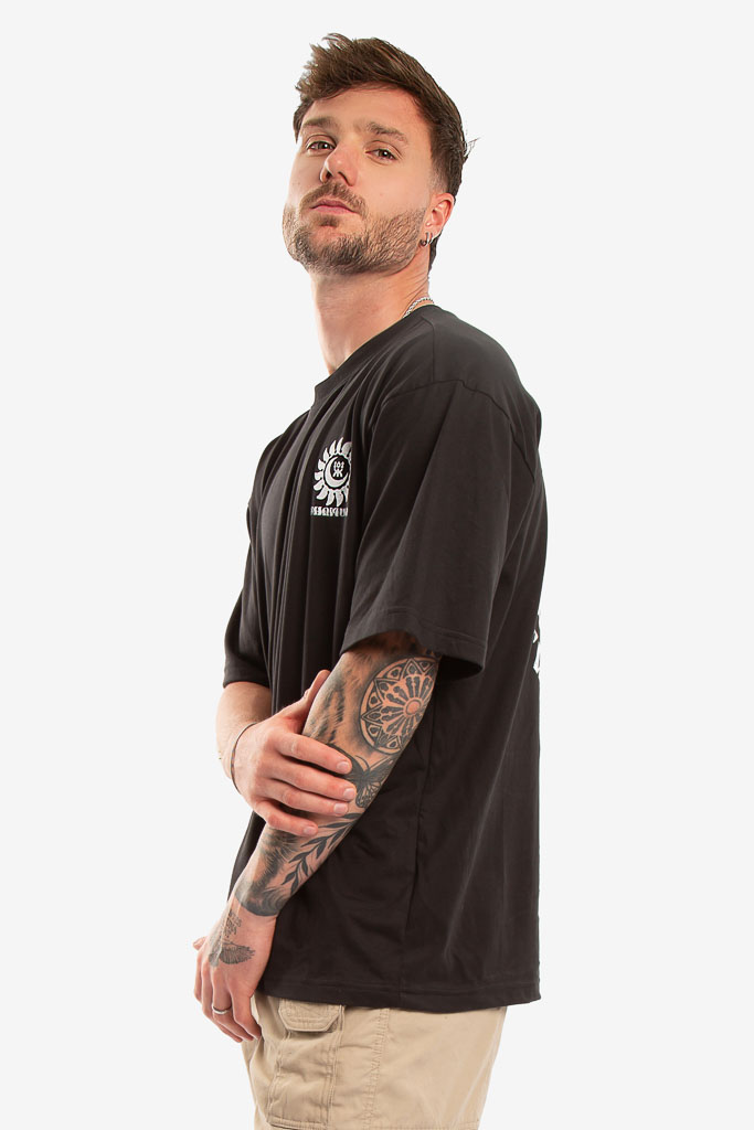 CAMISETA NEGRA RISE WITH THE SUN