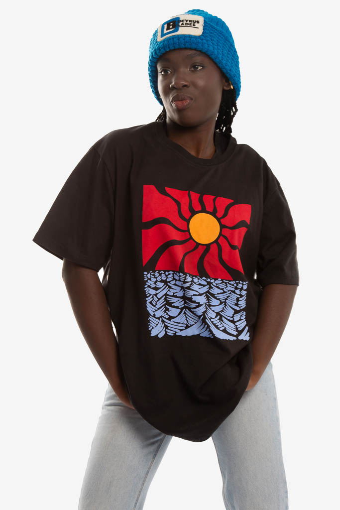 CAMISETA NEGRA SUNRISE