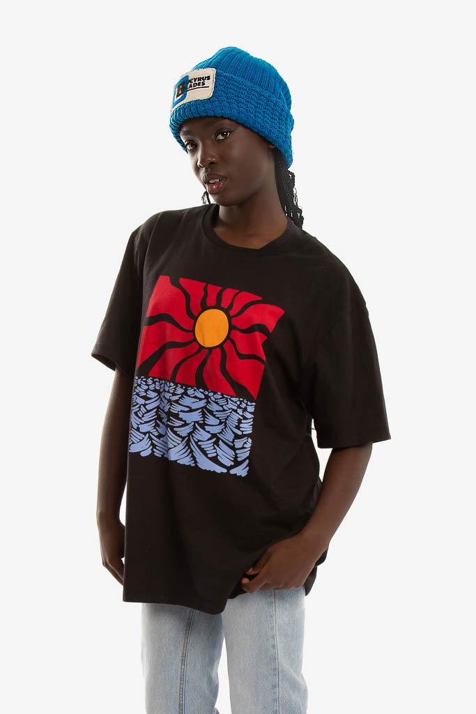CAMISETA NEGRA SUNRISE