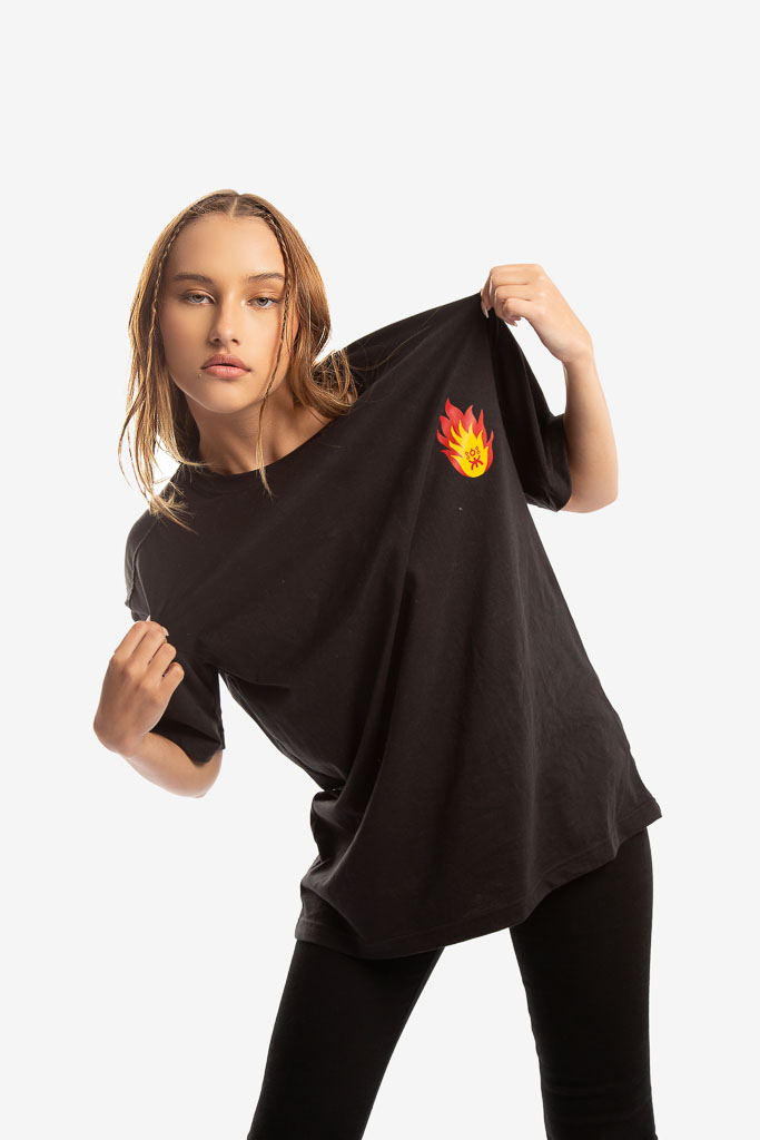 CAMISETA NEGRA SHAMUNA FIRE