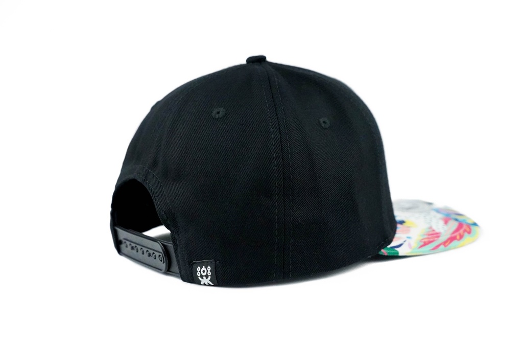 BLACK SNAPBACK COLOR LEAVES BRIM..
